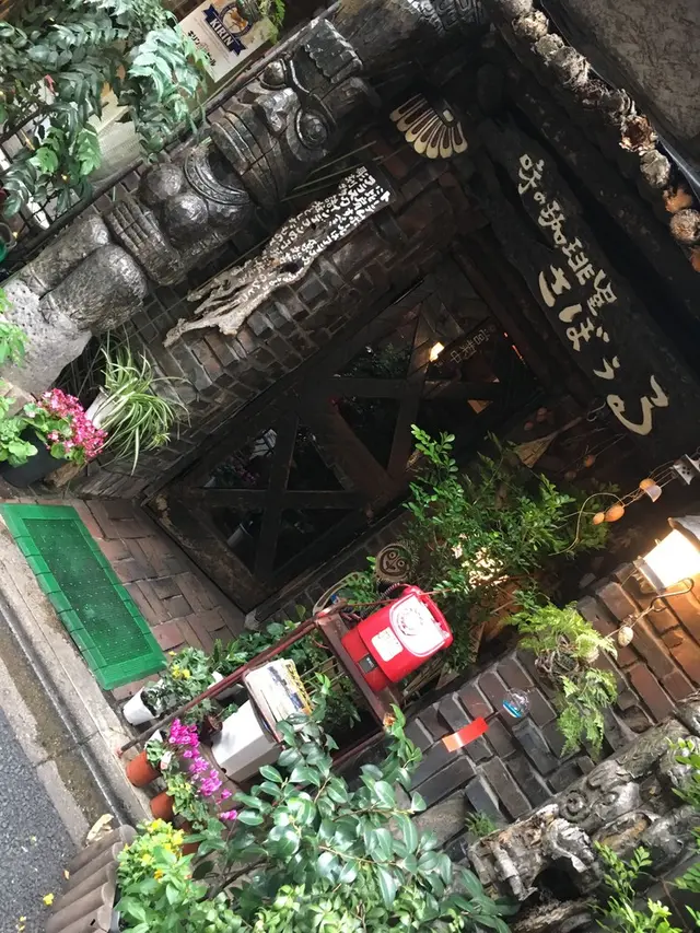 さぼうる