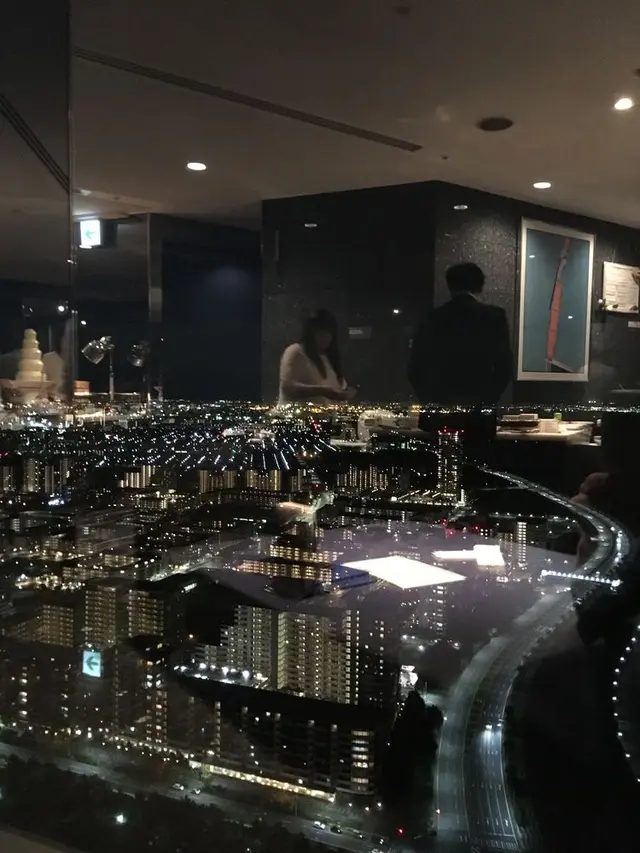 ダイニング＆バー スカイクルーズ マクハリ