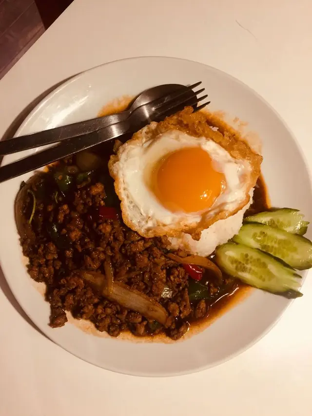 青山ガパオ食堂