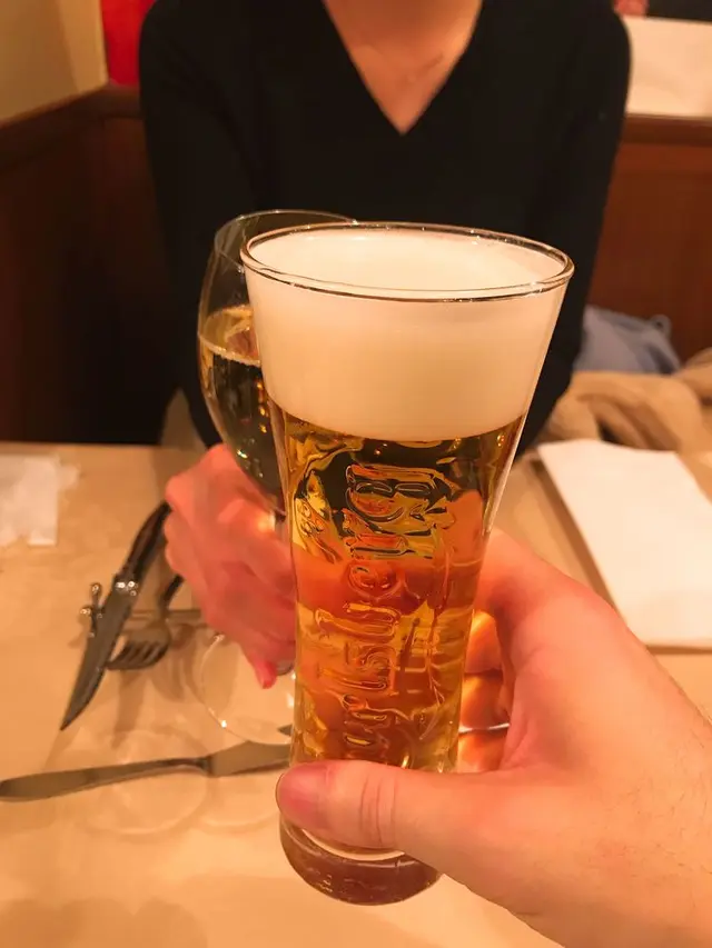 パリのワイン食堂