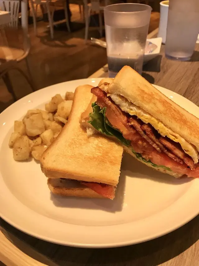 Eggs 'n Things 原宿店