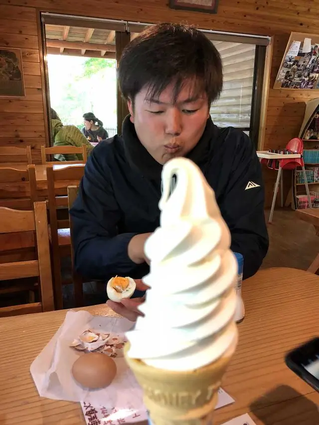 カップル小国ソフトクリーム