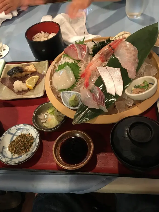 地魚料理 まるさん屋 （じざかなりょうり まるさんや）