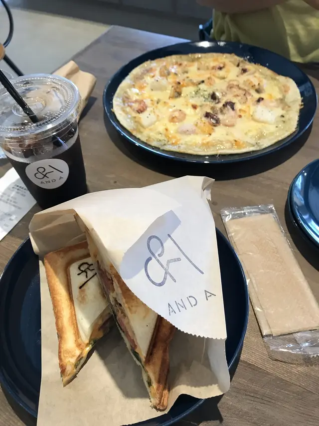 アンドエー （&A） 