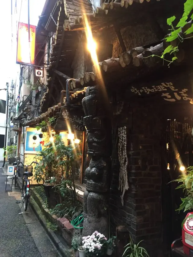 さぼうる