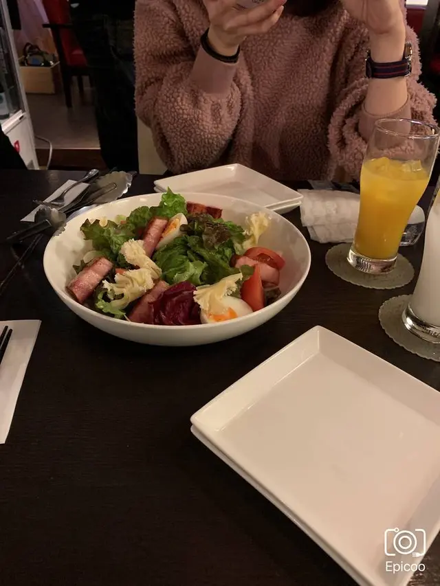 MEAT & CHEESE ARK 新宿東口駅前店