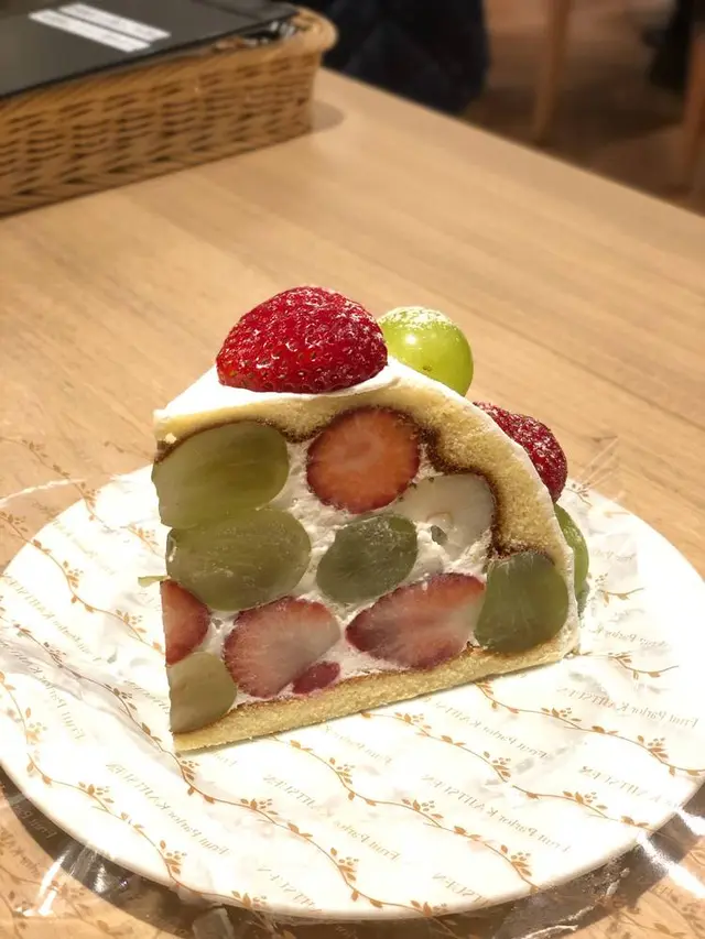 【閉業】果実園リーベル 新宿店