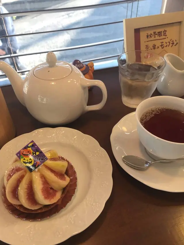 ケーキ＆ティールーム・シェリール【カフェ・コーヒー・紅茶・パフェ・モンブラン・シフォンケーキ・アップルパイ・引菓子】諫早駅近く