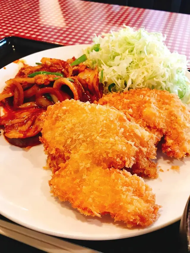 キッチン男の晩ごはん 女の昼ごはん