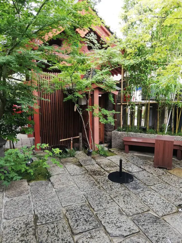 於岩稲荷陽運寺