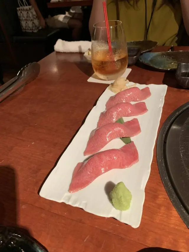 よろにく
