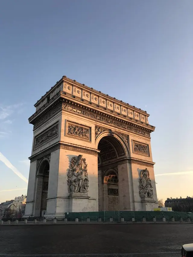  エトワール凱旋門（Etoile Arc de Triomphe）