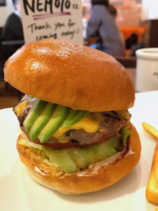 Shake Tree Burger & Bar（シェイクツリー バーガー＆バー）