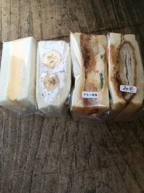 ぎんや