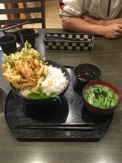 渥美の丼屋まるみ