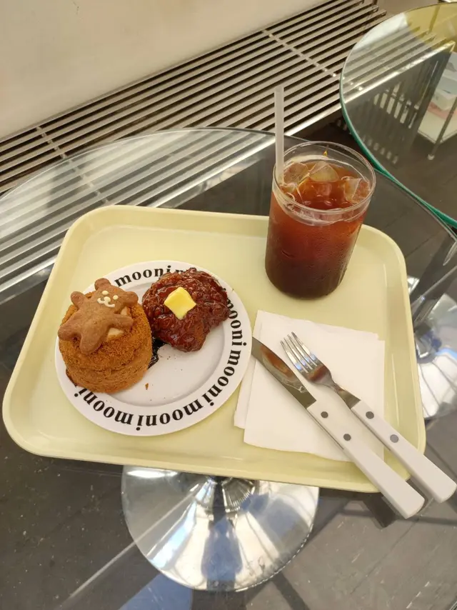 cafe mooni 狎鴎亭本店 /カペムニ アックジョンポンジョム / 카페무니 압구정본점