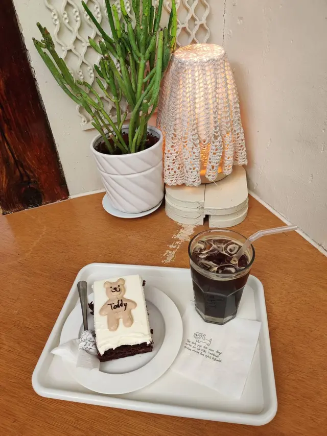 Cafe Highwaist 益善店/カペハイウェスト イクソンジョム/카페하이웨스트 익선점