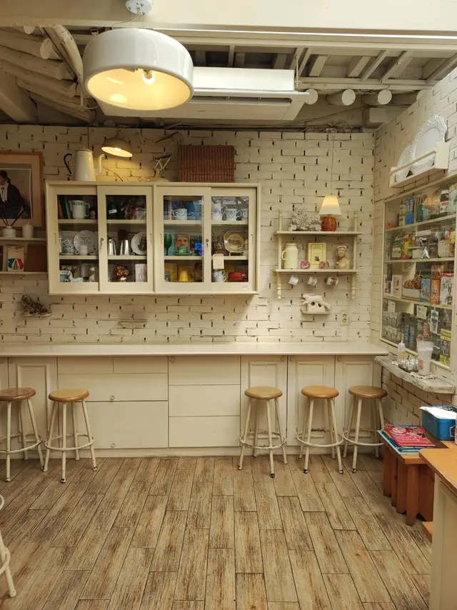 Cafe Highwaist 益善店/カペハイウェスト イクソンジョム/카페하이웨스트 익선점