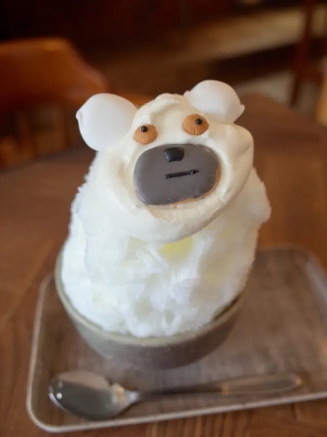 カフェ ウワイト （cafe uwaito）