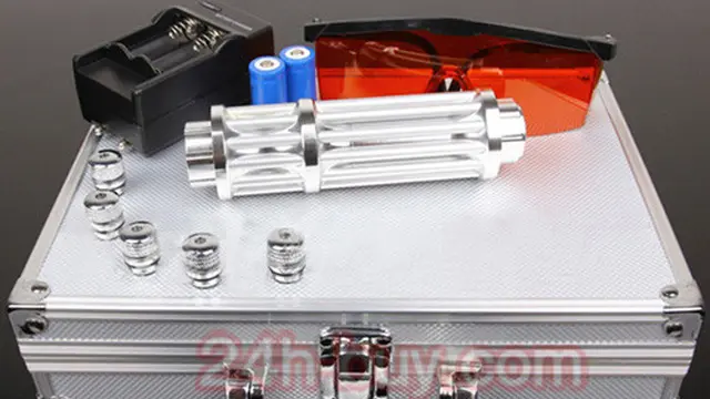 超強力レーザーポインター,野外で事故や迷ったとき、高出力レーザーポインター10000mwで救急！