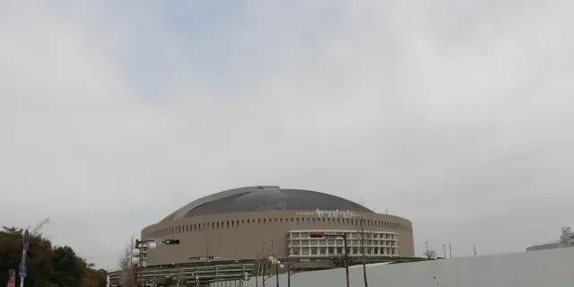 福岡ドームと楽しむ天神の夜