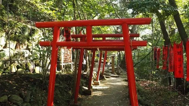［湯河原］たぬき伝説、足湯、グルメを堪能♪　すぐ隣は静岡県なのだ！
