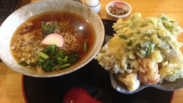 山盛りの野菜天ぷらにあなたも絶対笑顔になる♡