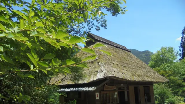 かやぶき古民家奥さめうらの里 囲炉裏のある古民家を一棟貸しています。