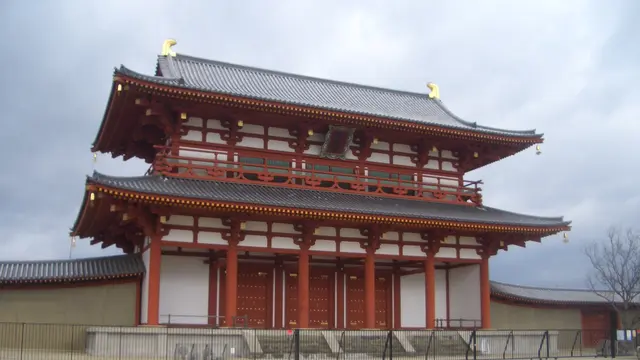 近鉄大和西大寺から眺める平城京の街並み