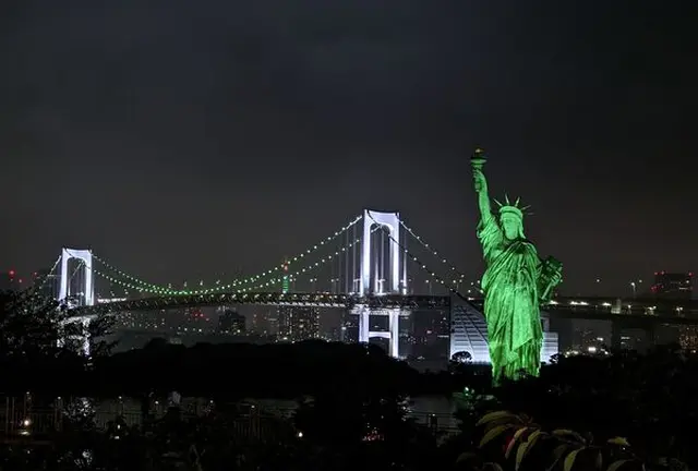 自由の女神像（イルミネーションアイランドお台場 2022）