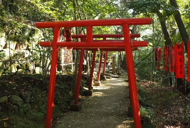 ［湯河原］たぬき伝説、足湯、グルメを堪能♪　すぐ隣は静岡県なのだ！