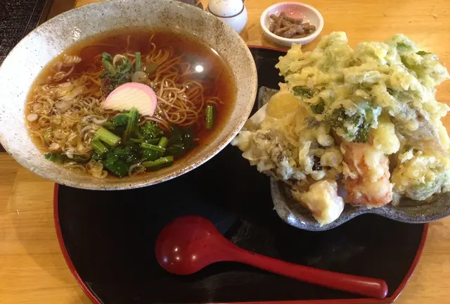 山盛りの野菜天ぷらにあなたも絶対笑顔になる♡