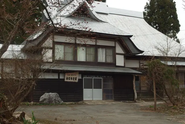 山の中の小さな集落で、地域のお母ちゃん達が郷土料理をふるまう古民家レストラン！待望の定期オープン！