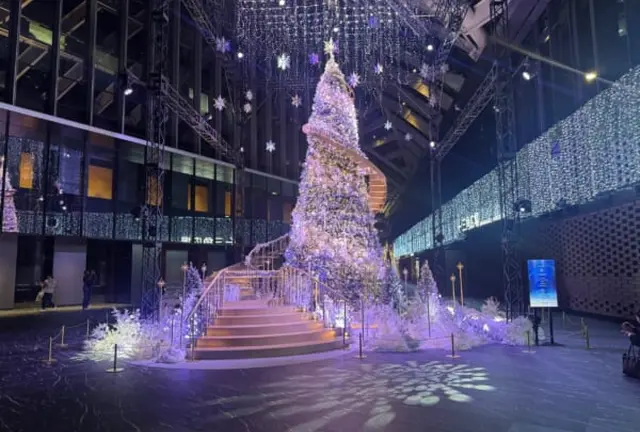 まだまだ穴場！新宿住友ビルのまるでディズニーなクリスマスイルミネーションと開運年末ジャンボ宝くじ