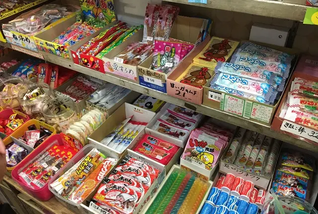 横浜・山手の駄菓子屋めぐり！小銭を握りしめて
