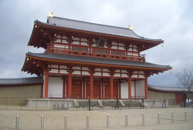近鉄大和西大寺から眺める平城京の街並み