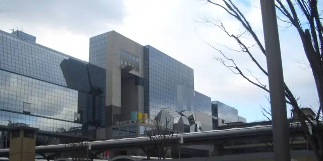 京都駅がおもろおまっせ！