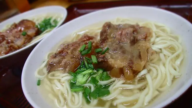 国際通りの裏側へ！1,000円以内で沖縄のソウルフードを食べ歩き！