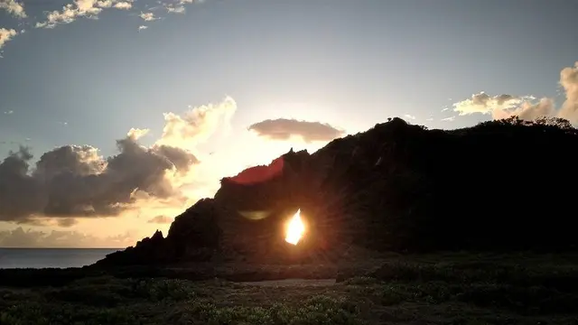 久米島女性の家出旅③「女性岩」のパワースポットで、子宮を感じる朝ヨガ