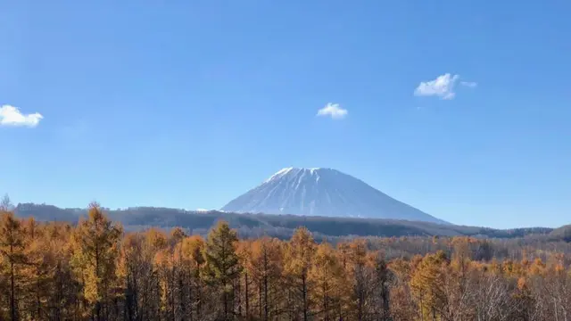 秋のニセコ、洞爺湖ドライブ 〜晩秋のちょっと雪化粧をした羊蹄山を眺めながら〜