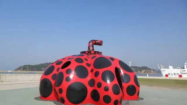 かぼちゃでアートな直島