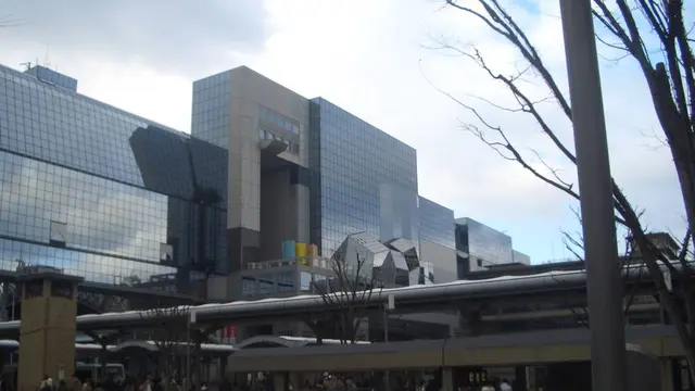 京都駅がおもろおまっせ!