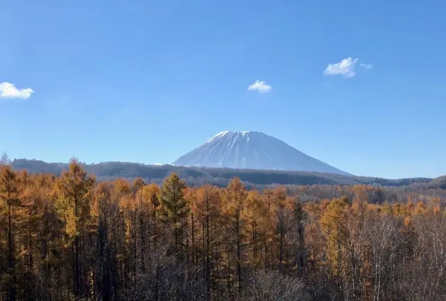 秋のニセコ、洞爺湖ドライブ 〜晩秋のちょっと雪化粧をした羊蹄山を眺めながら〜