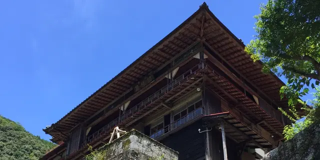 奈良・十津川村　山奥の中で見つけたエメナルドグリーンの秘境とカフェ