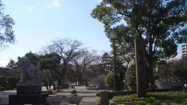 住之江味噌をお土産に。すみよっさん(住吉大社)へは、高灯籠が目印