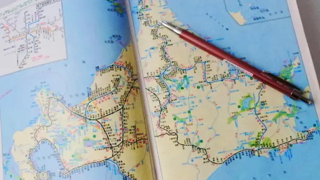 湖上を歩いて幻の橋へ！冬のタウシュベツ川橋梁ツアー