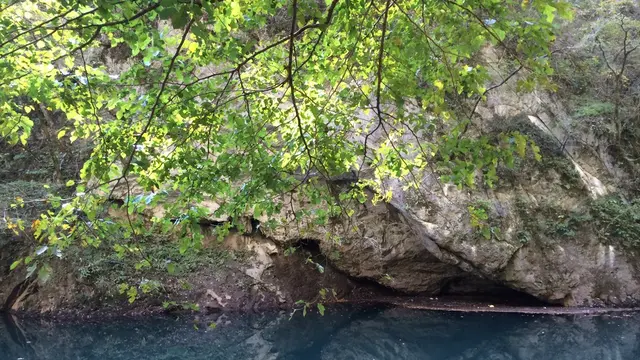 広島県神石高原町。国定公園帝釈峡で癒しのカヤックツアー。90分の湖上デート♡