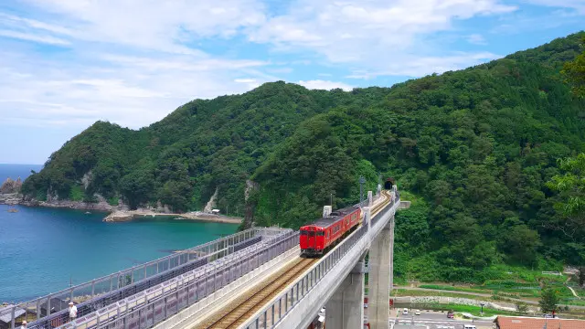 眺め最高！空の駅がある　JR餘部駅
