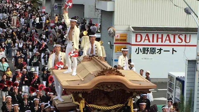 カッコいい! だんじりが駆け抜ける町”岸和田・春木”!