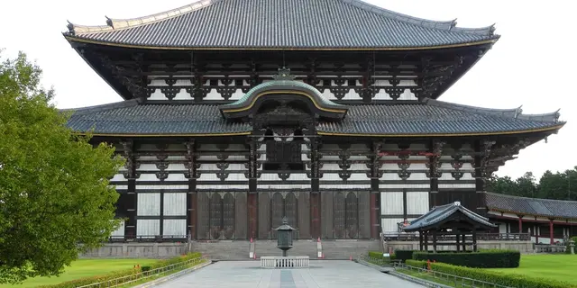 大人になってから「奈良公園」をベタに満喫してみませんか。